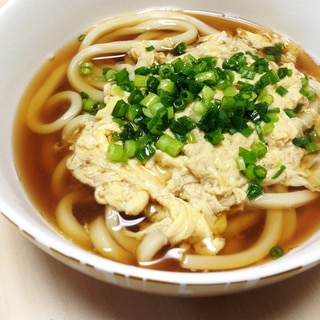 お昼ご飯!お夜食に!簡単卵うどん